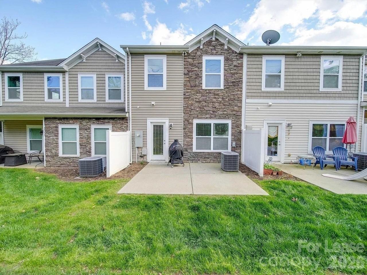 5657 Tipperlinn Way - Photo 2 of 32