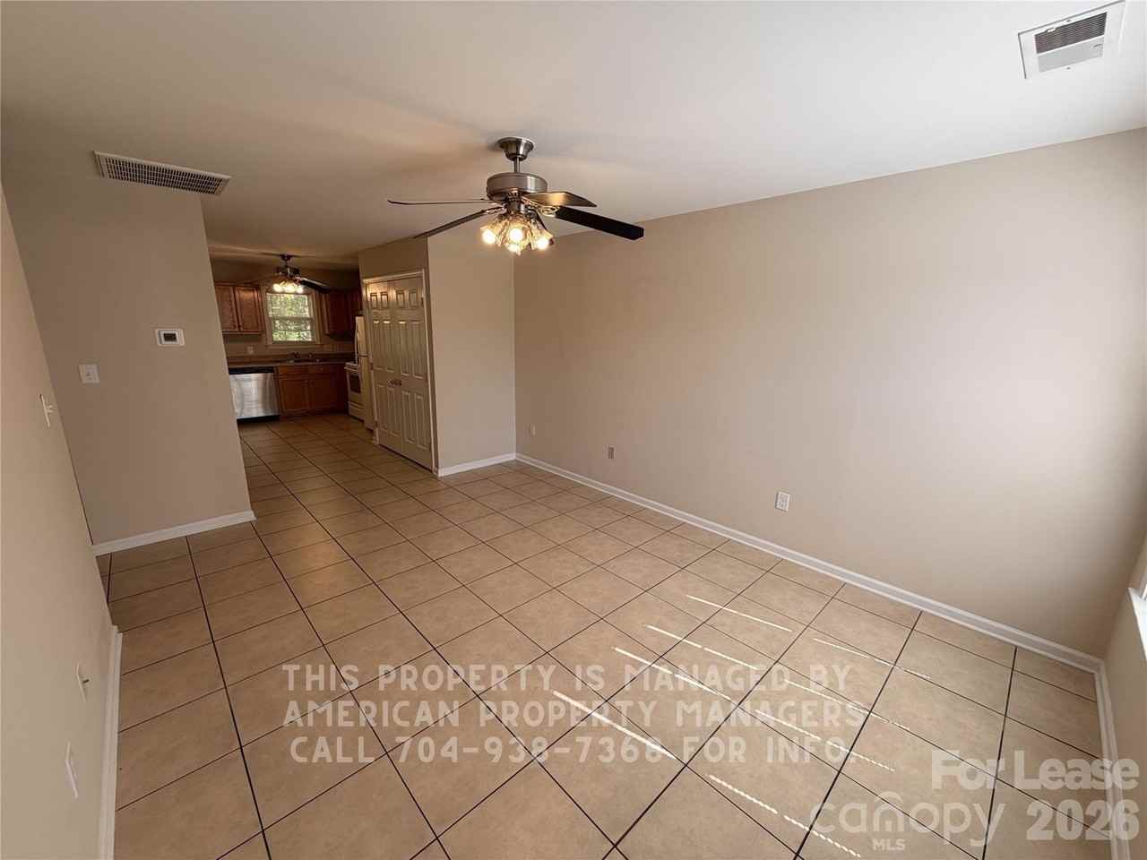 483 Pharr Dr - Photo 2 of 9