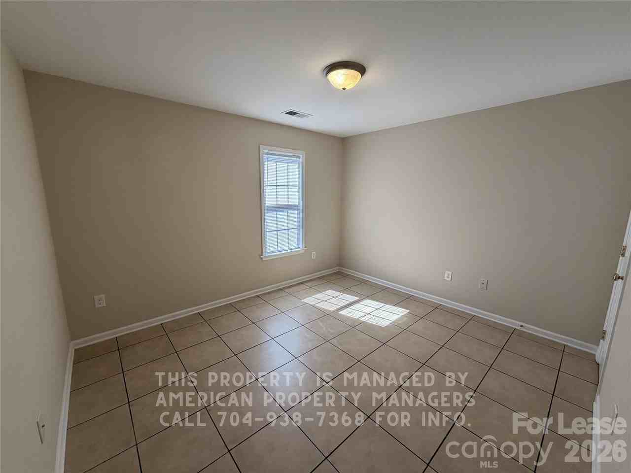 483 Pharr Dr - Photo 7 of 9