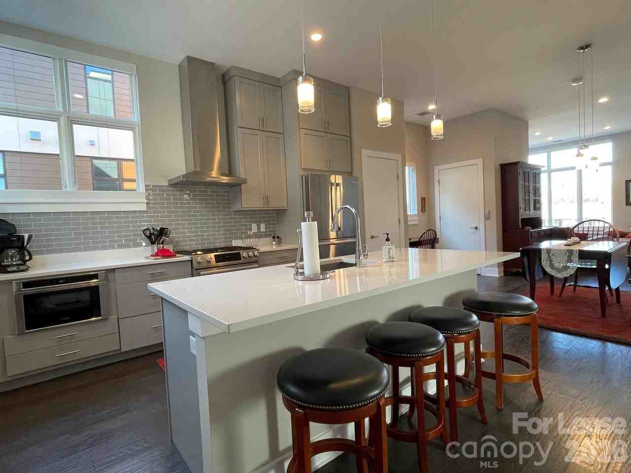 2 Bauhaus Ct - Photo 4 of 15