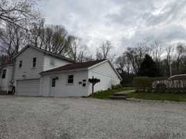 featured image of 405 Bentwood Ave Apt 1st