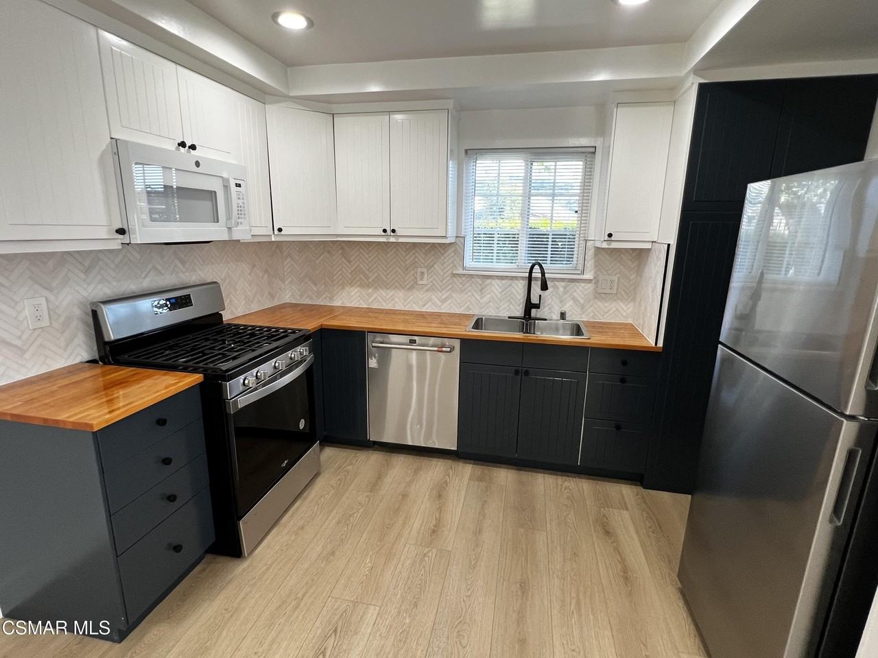 2002 Calle La Sombra #1 - Photo 4 of 18