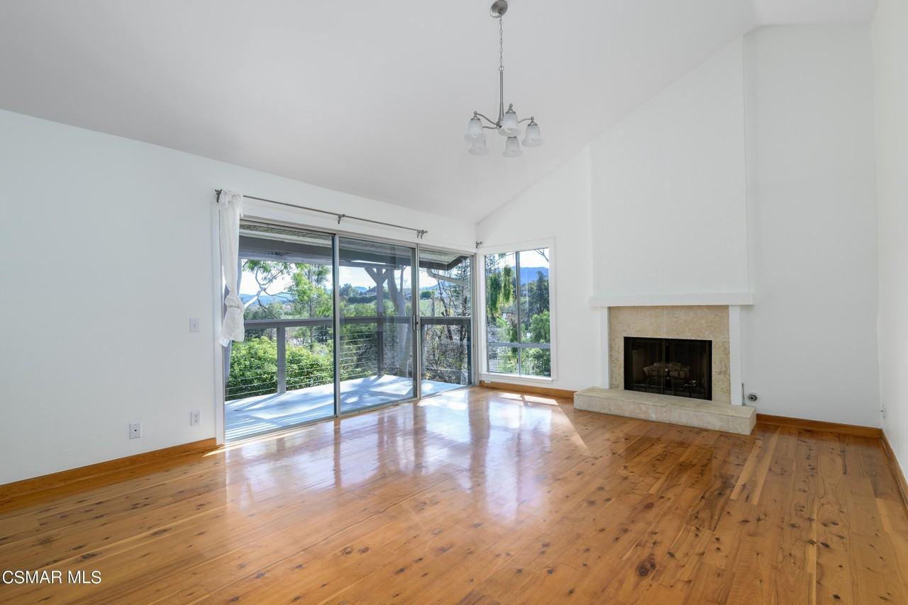 2 Sparrowhawk Ln - Photo 2 of 26