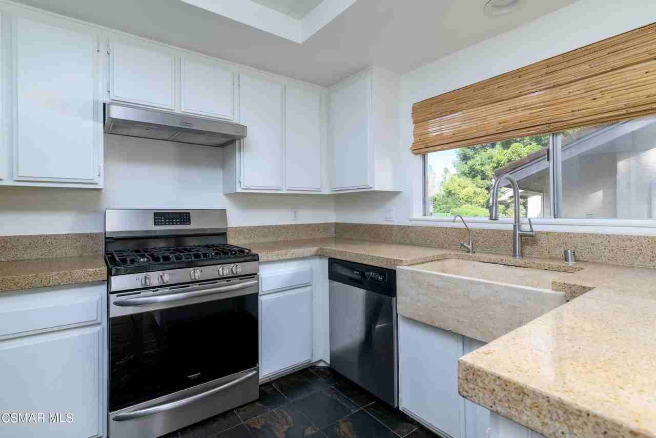 2 Sparrowhawk Ln - Photo 7 of 26