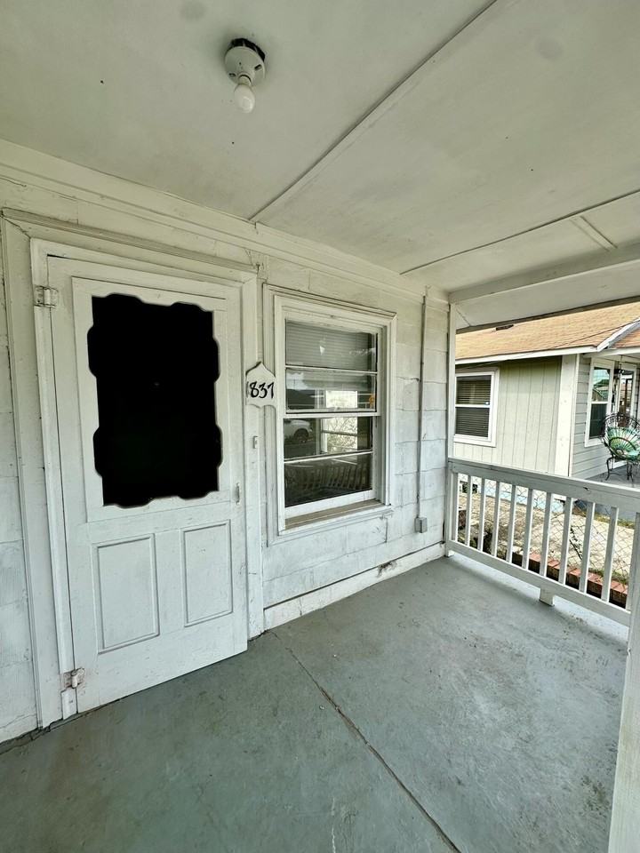 1837 Doscher Ave - Photo 2 of 18