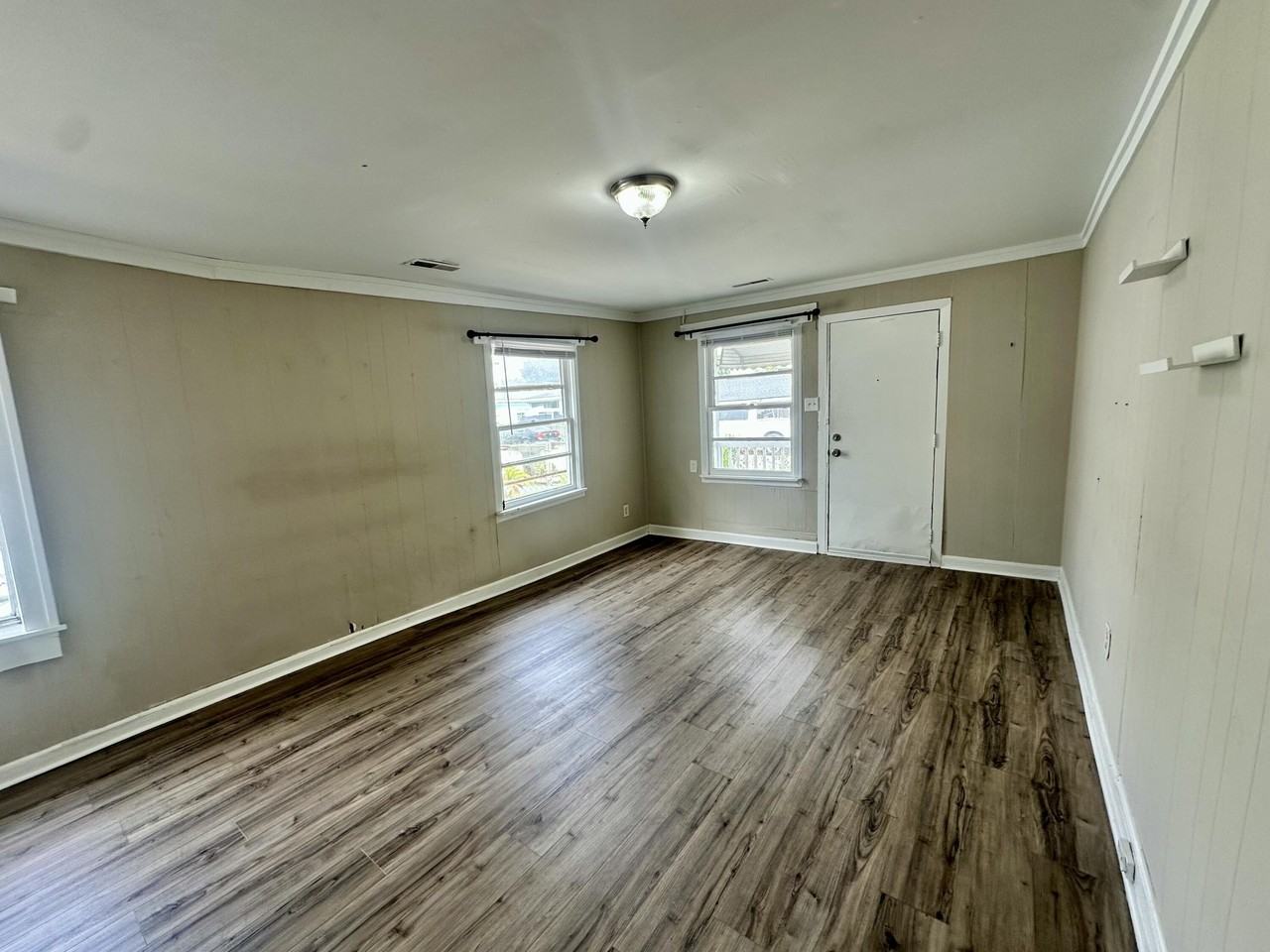 1837 Doscher Ave - Photo 4 of 18