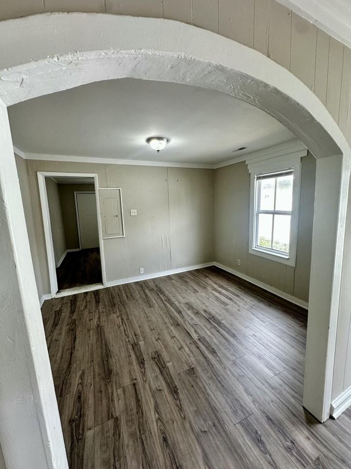 1837 Doscher Ave - Photo 5 of 18