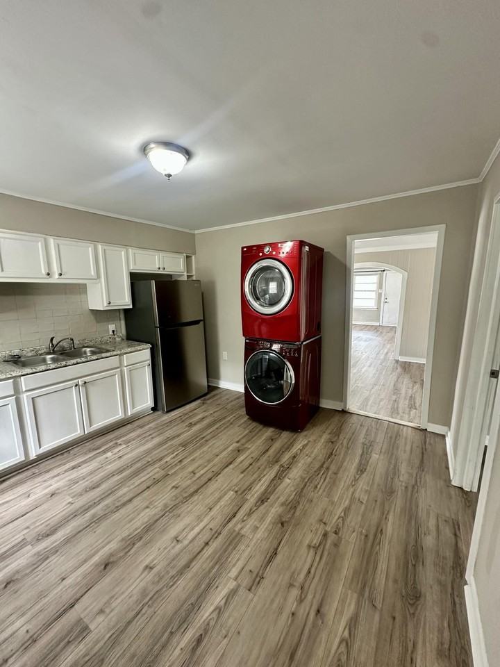 1837 Doscher Ave - Photo 6 of 18