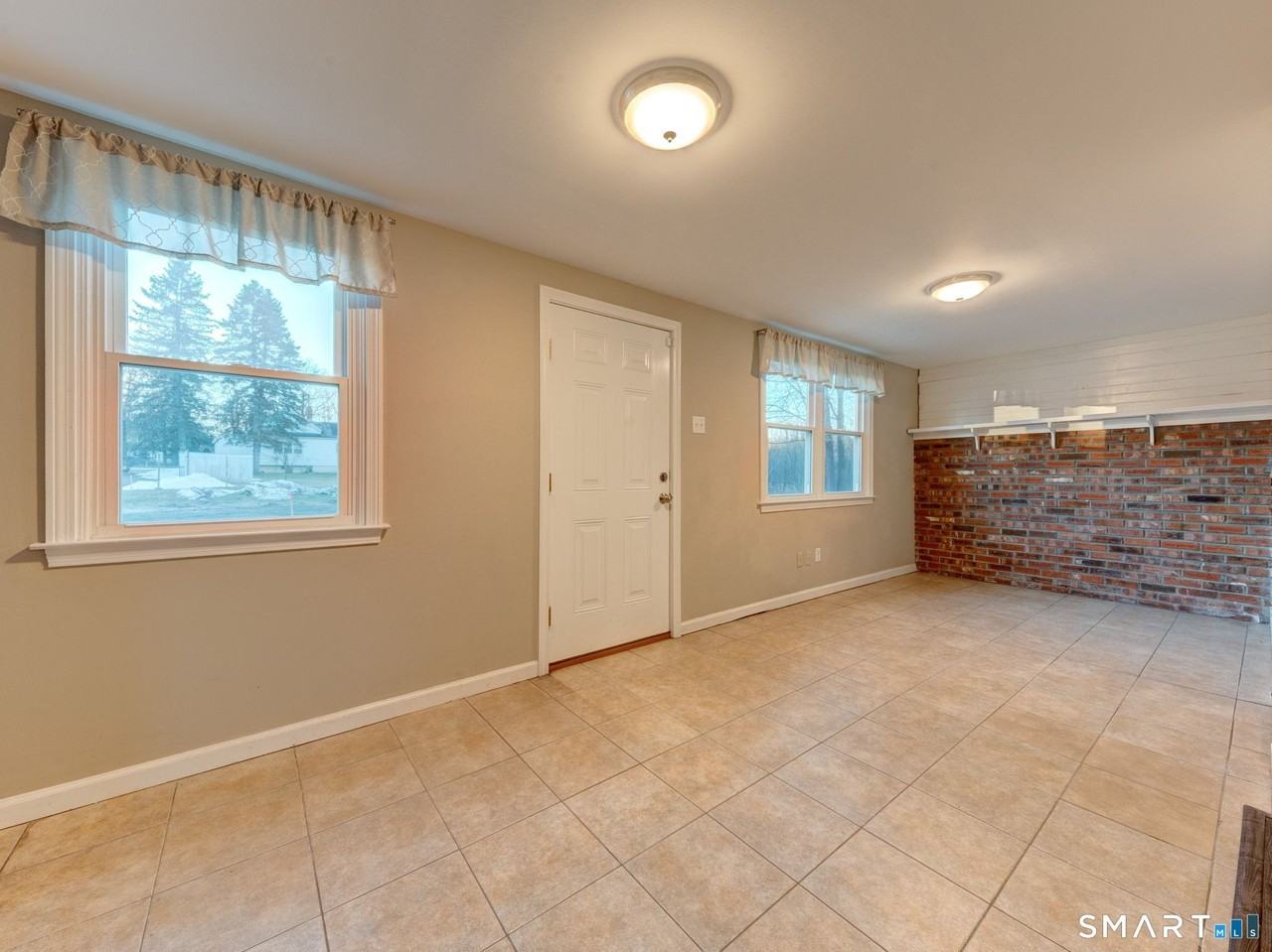 274 N Main St - Photo 6 of 20