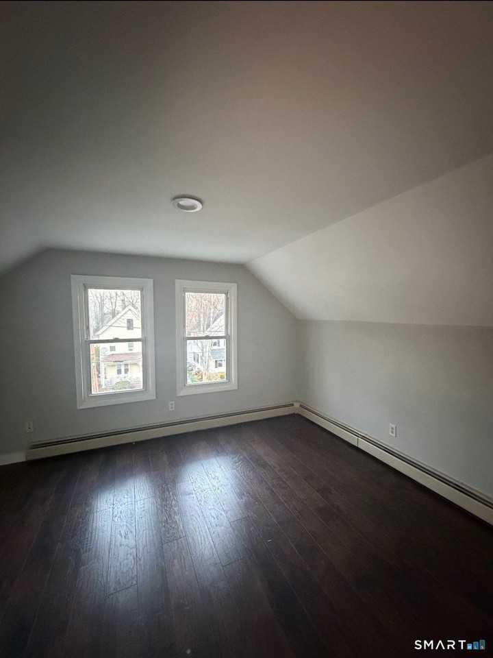 118 Union Ave - Photo 2 of 8