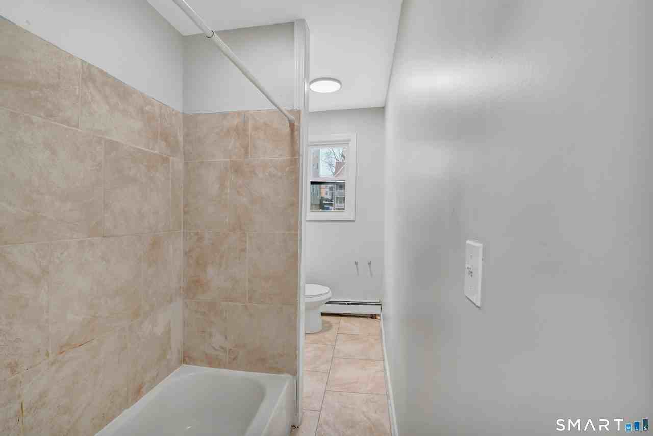 124 Central Ave #3 - Photo 5 of 6