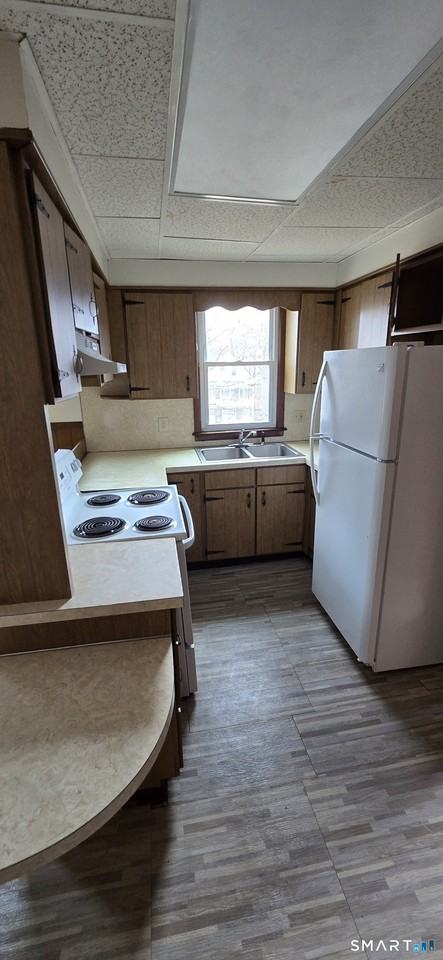 79 Robbins St #FL2 - Photo 2 of 11