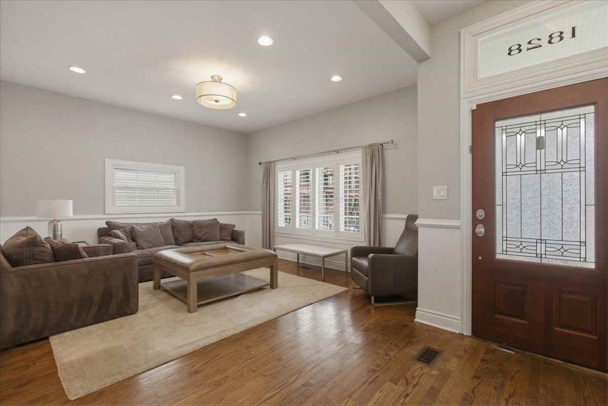 1828 W Berenice Ave - Photo 2 of 22