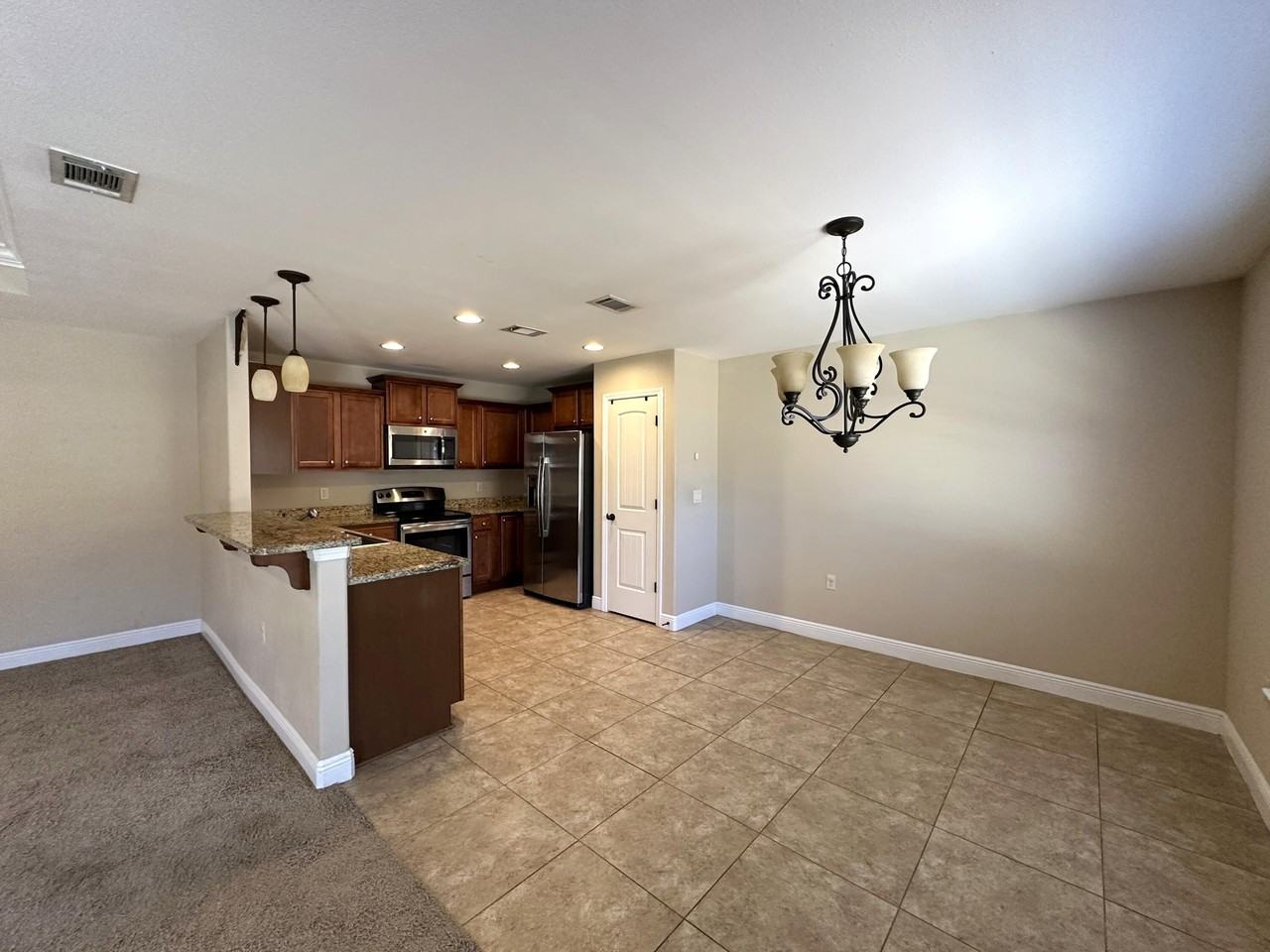 516 Grandridge Dr - Photo 2 of 26