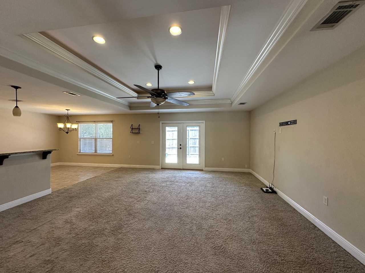 516 Grandridge Dr - Photo 6 of 26