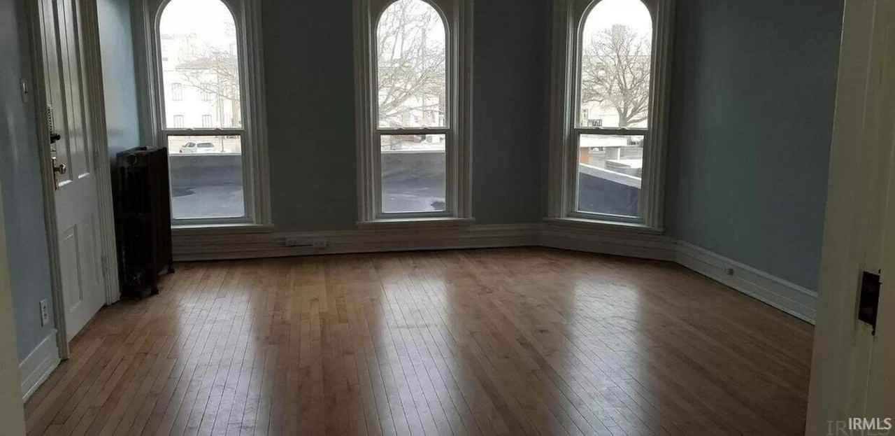 209 S 2nd St #B - Photo 4 of 5