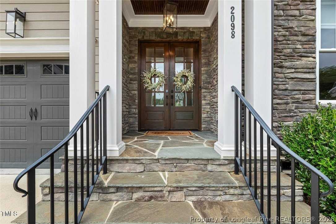 2098 Amalfi Pl - Photo 3 of 48