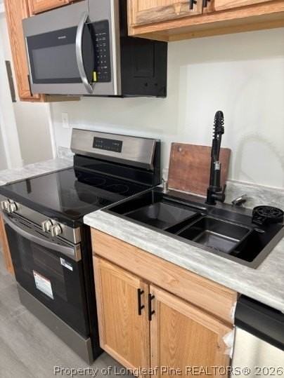 209 Gertrude St - Photo 5 of 11