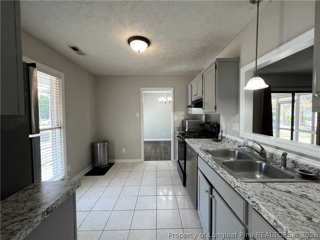 7126 Kearny Ave - Photo 4 of 28