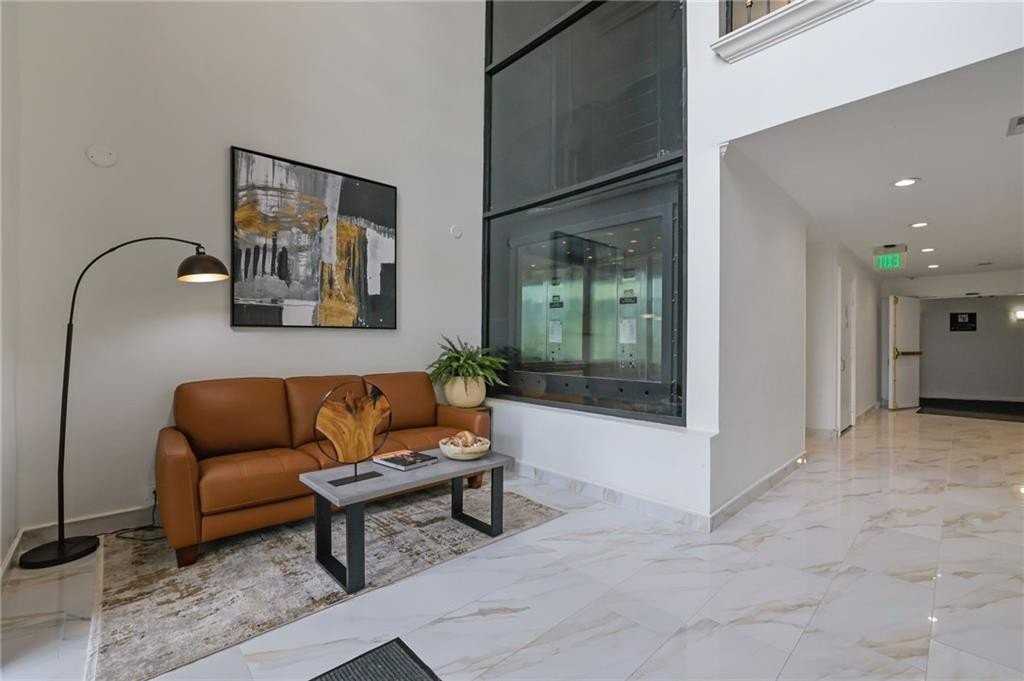 1104 Pine Heights Dr Ne - Photo 3 of 32