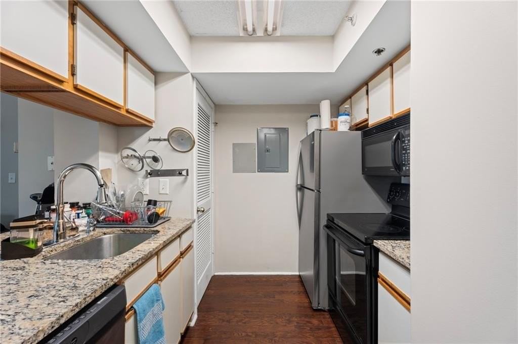 795 Hammond Dr #505 - Photo 3 of 24