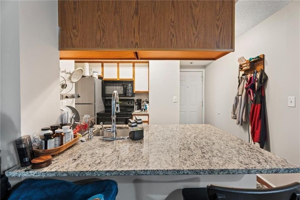 795 Hammond Dr #505 - Photo 4 of 24