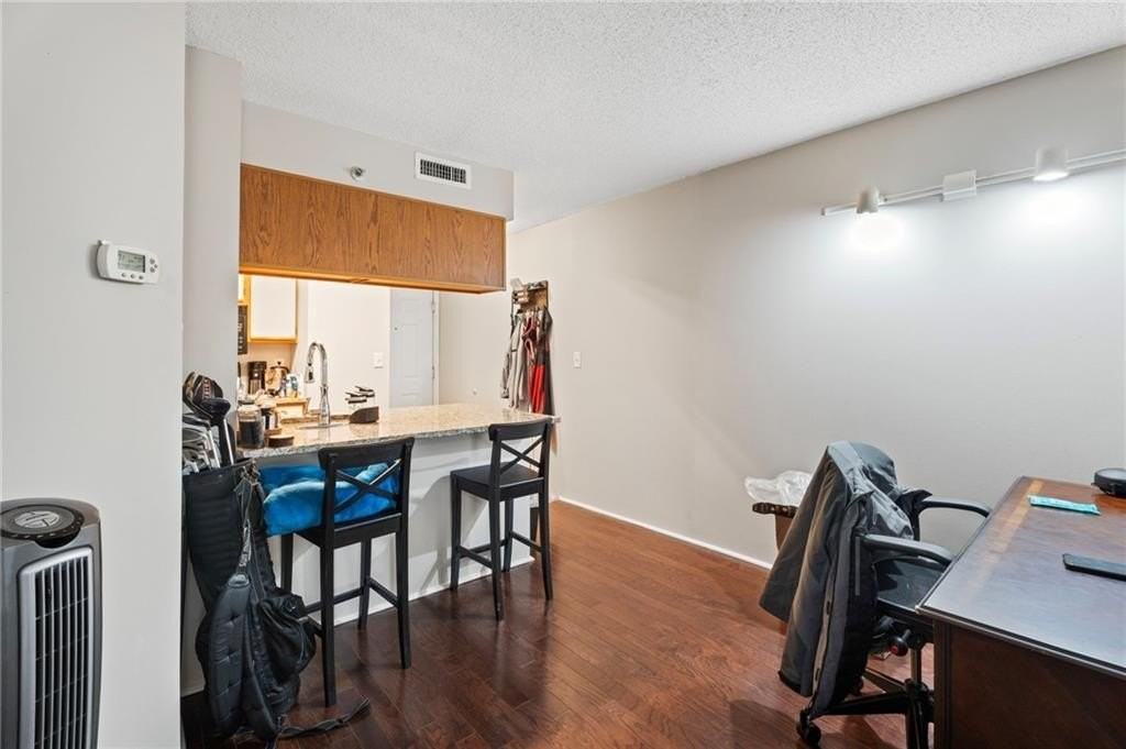 795 Hammond Dr #505 - Photo 5 of 24