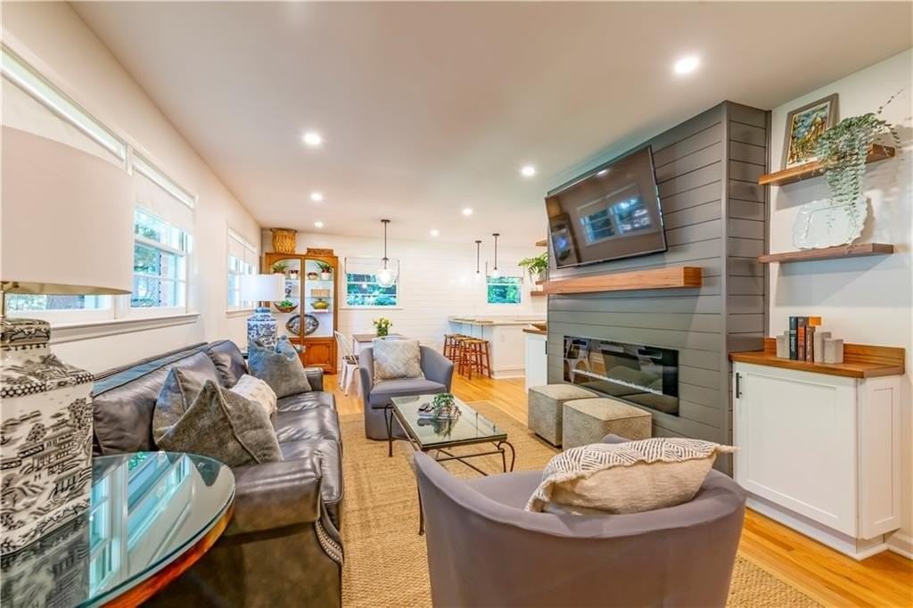 2907 Mount Olive Dr - Photo 2 of 28