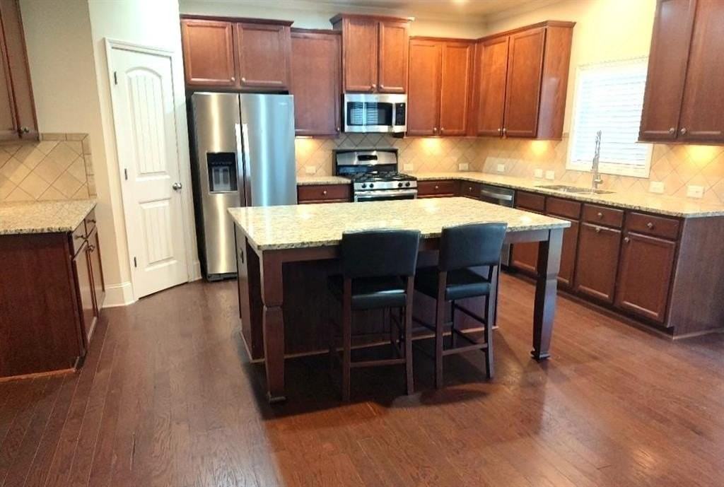 6210 Pine Bluff Dr - Photo 3 of 31