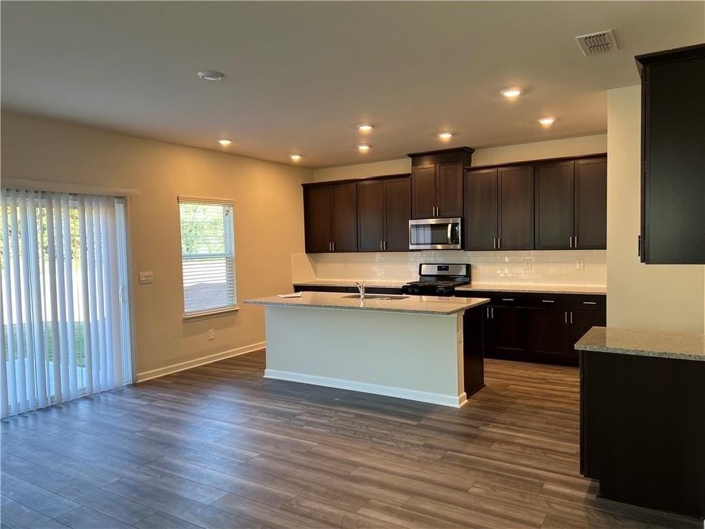 6072 Hickory Creek Ct - Photo 4 of 18