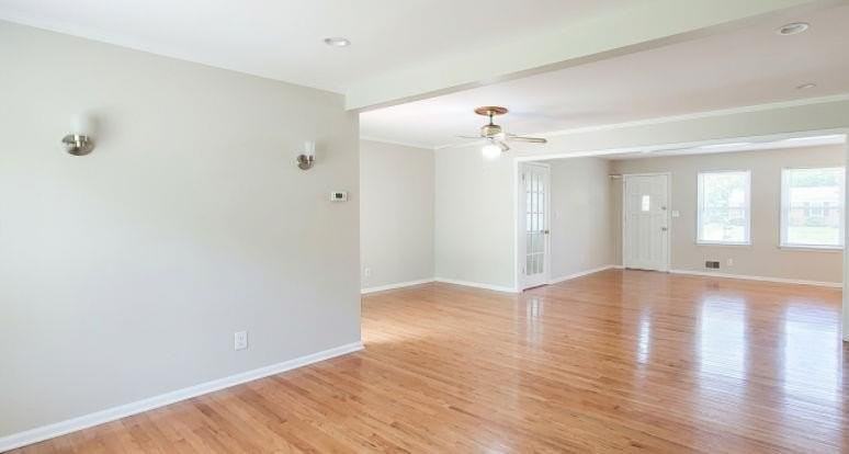 2866 Manor Ct - Photo 4 of 18