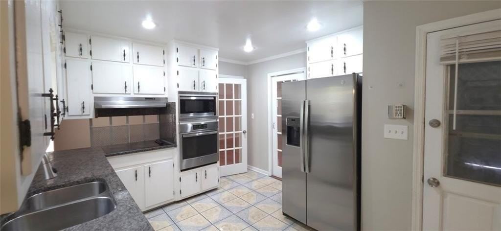 2866 Manor Ct - Photo 7 of 18