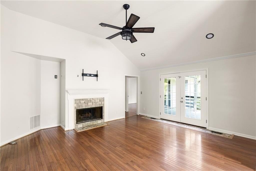 3784 Market Cres - Photo 2 of 31