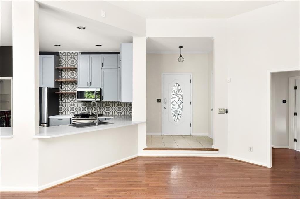 3784 Market Cres - Photo 6 of 31