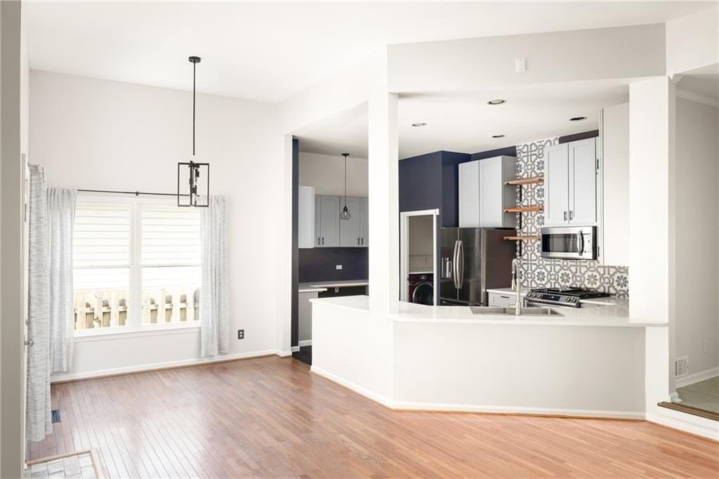 3784 Market Cres - Photo 7 of 31