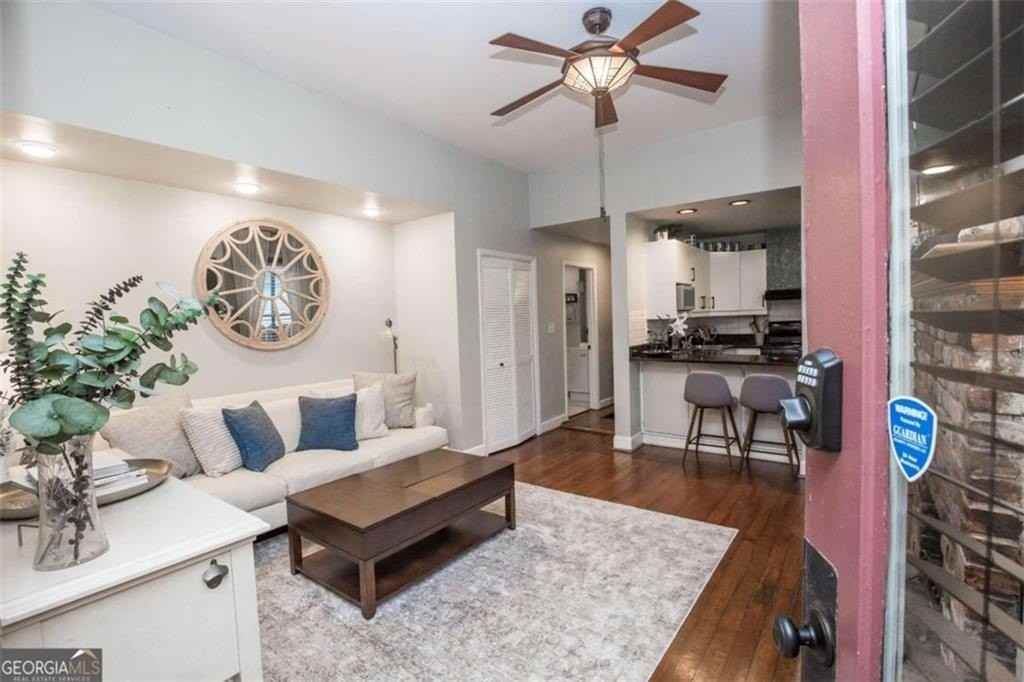 952 Myrtle St Ne #2 - Photo 2 of 17
