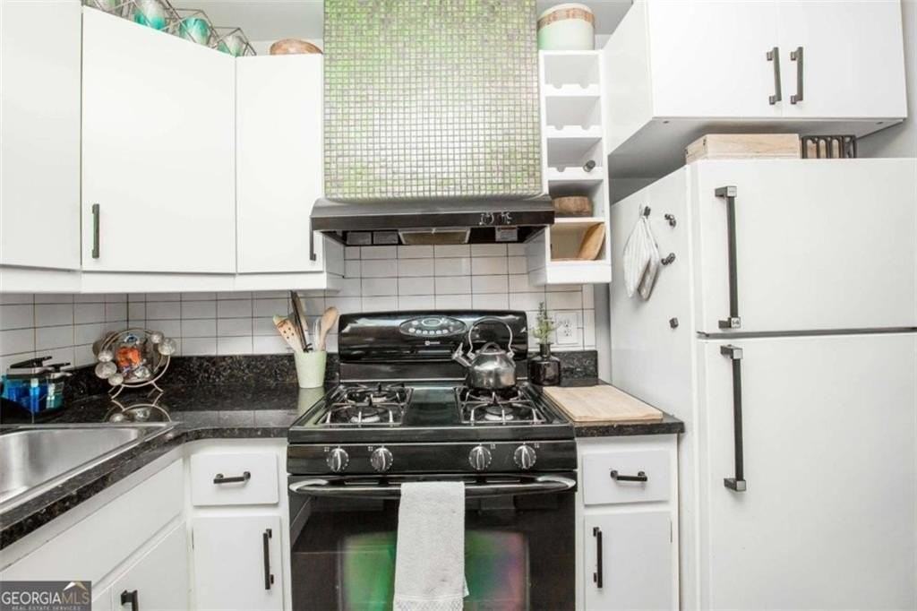 952 Myrtle St Ne #2 - Photo 6 of 17