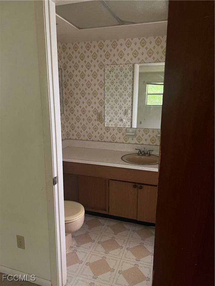 198 Joel Blvd #6 - Photo 3 of 8