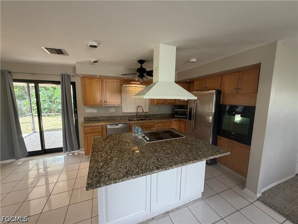 18540 Tampa Rd - Photo 4 of 26