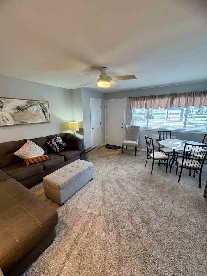 130 N Adams Ave #B - Photo 3 of 13