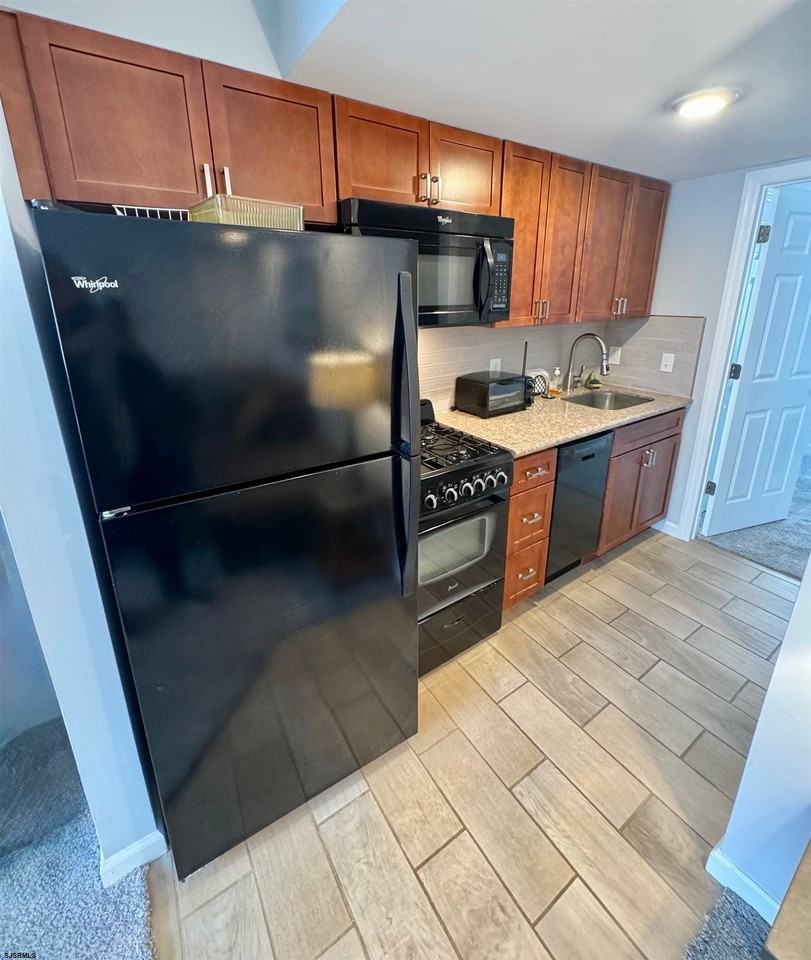 130 N Adams Ave #B - Photo 6 of 13