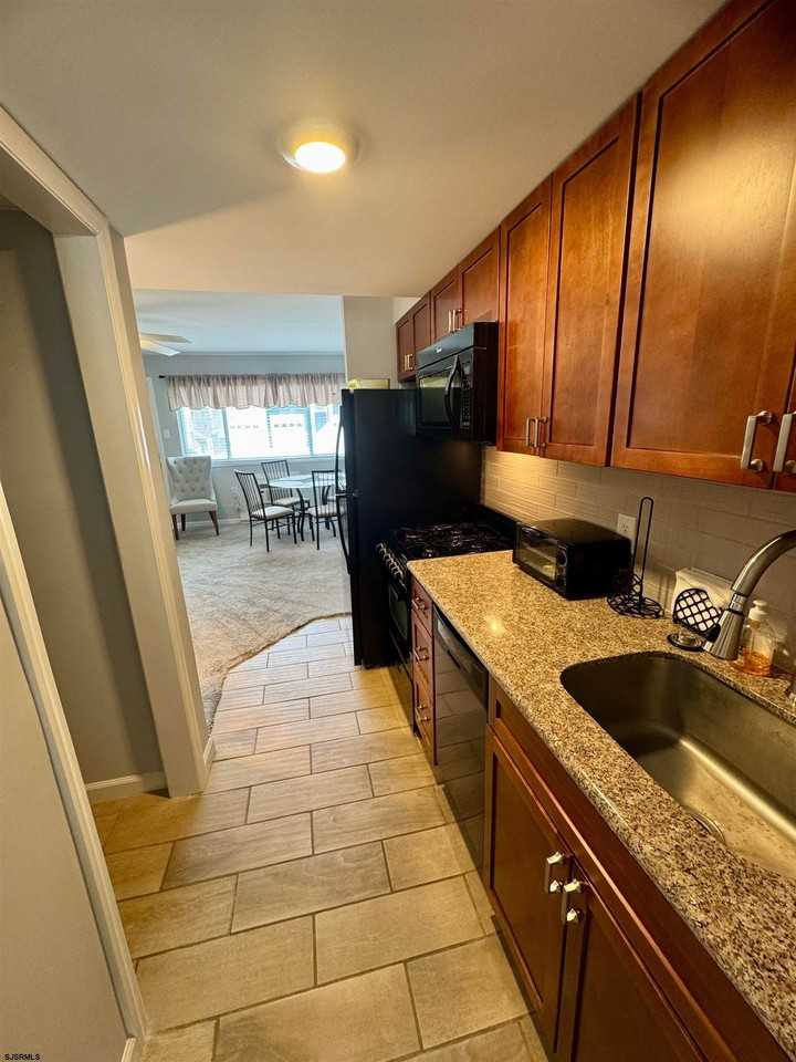 130 N Adams Ave #B - Photo 7 of 13