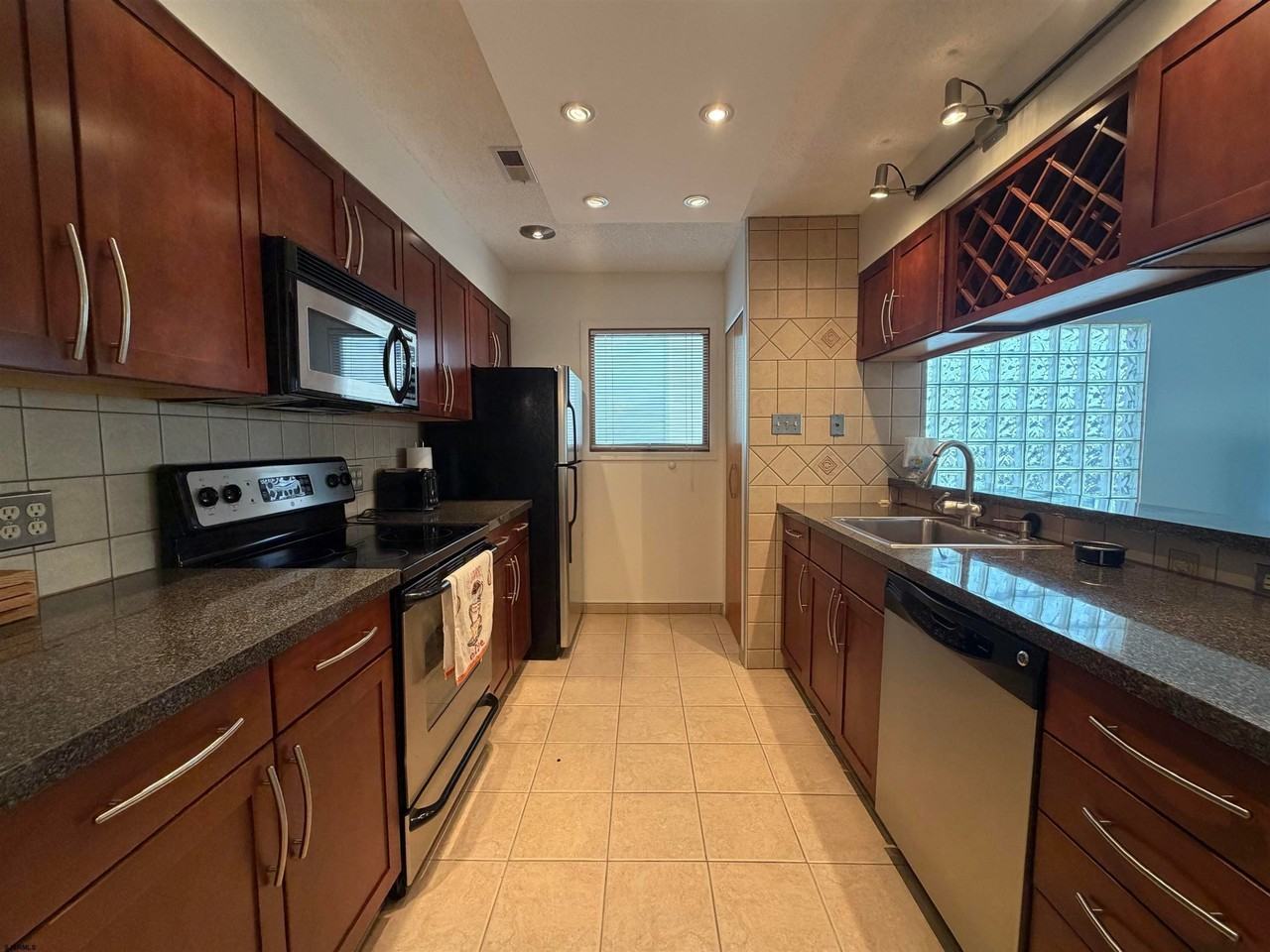 5 N New Haven Ave #C3A - Photo 5 of 8