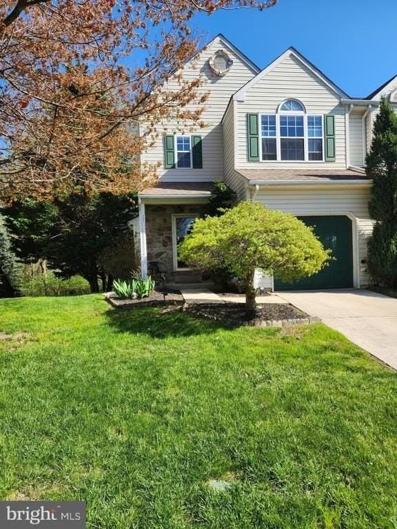 922 Glackens Ln - Photo 2 of 13