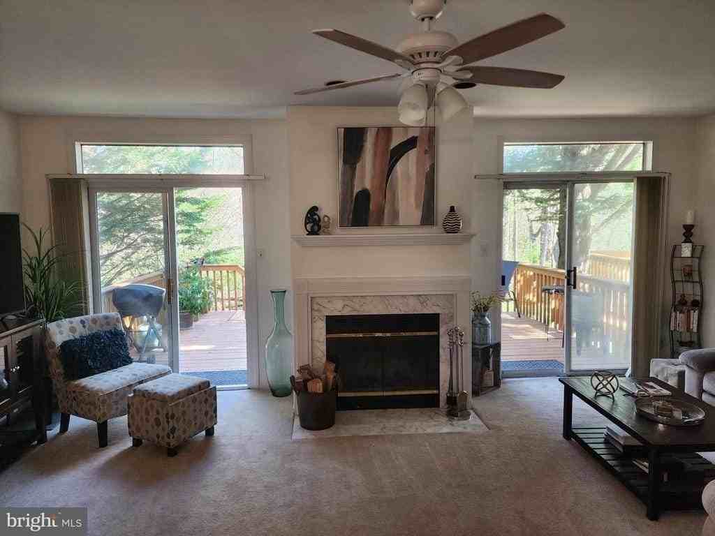 922 Glackens Ln - Photo 3 of 13