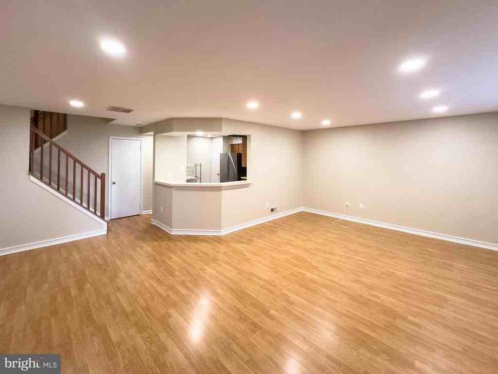 806 Wharton Rd - Photo 4 of 27