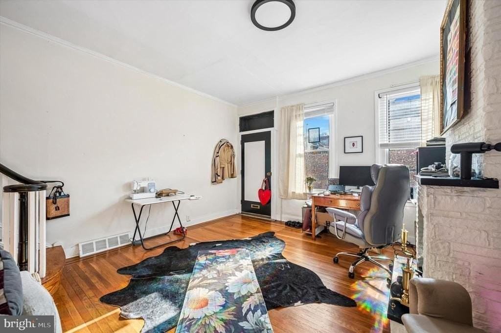 1820 N Mascher St - Photo 7 of 36