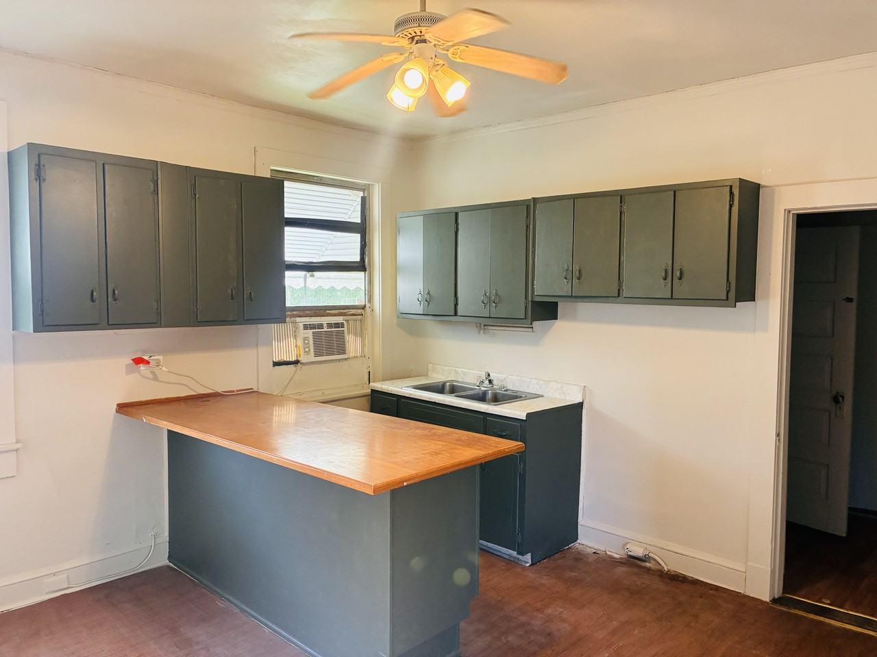 1226 Sizemore St #1 - Photo 6 of 22