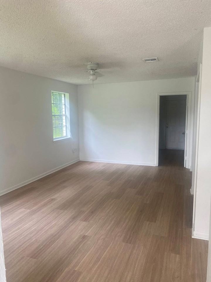 300 Rials Dr #A - Photo 2 of 5