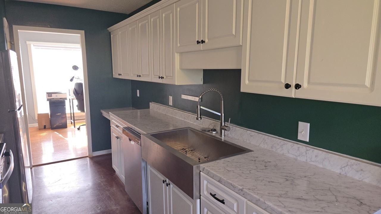 107 Tyler Ct - Photo 6 of 14